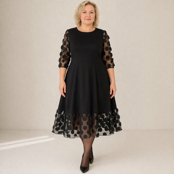 Jurk in grote maten | Stippen, ruimvallend | Modern en casual