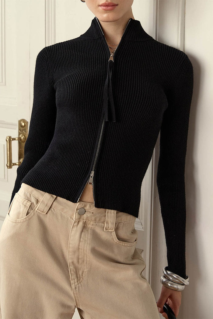 Kort ribgebreid vest met rits en col