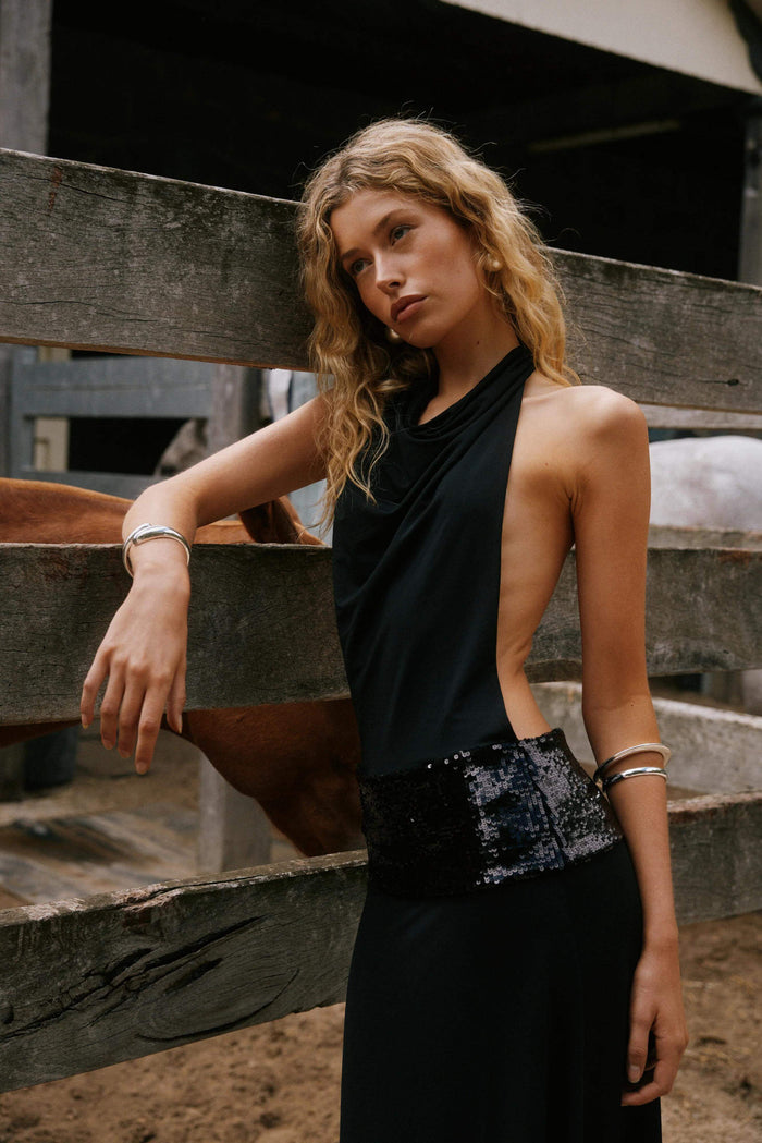 Gedrapeerde maxi-jurk met open rug